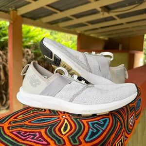 New Balance Slip-On Trainers Womens 7 White Athletic Comfort‎ Walking Shoes